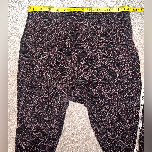 **SOLD**Lululemon Align Full Length 28” Lacescape Spanish Rose Black - Picture 10 of 11